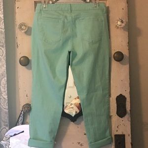 Crown and ivy capris size 6 petite